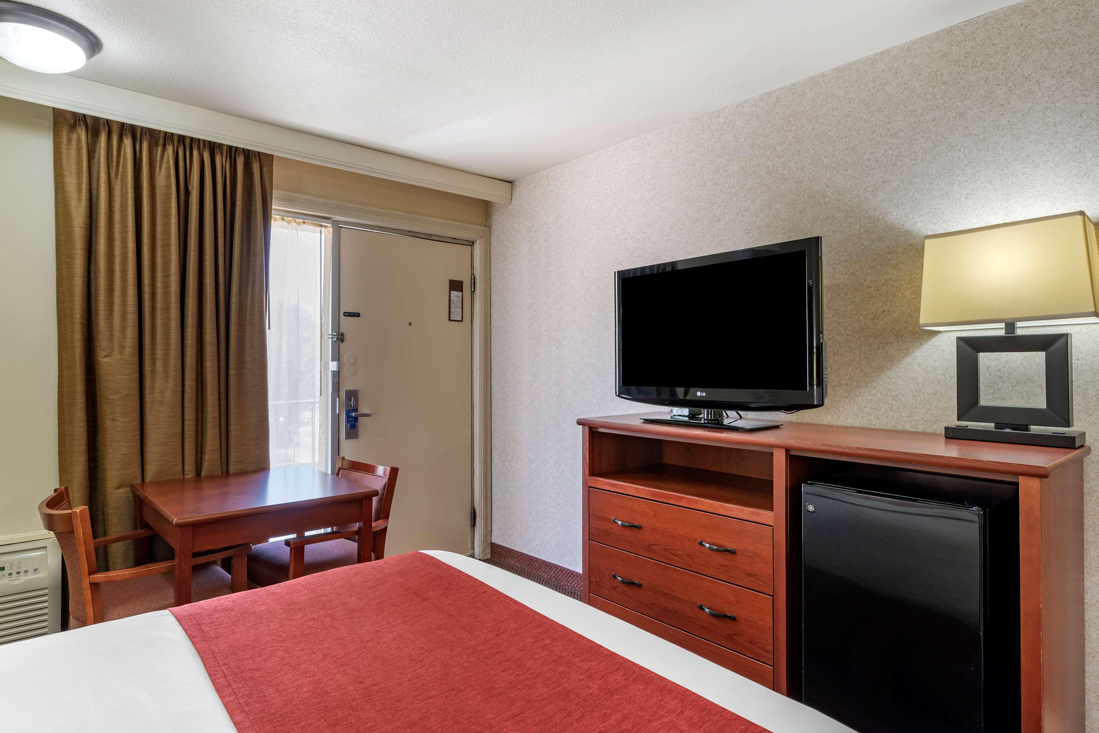 Best Western Sherwood Inn Clarksville Dış mekan fotoğraf