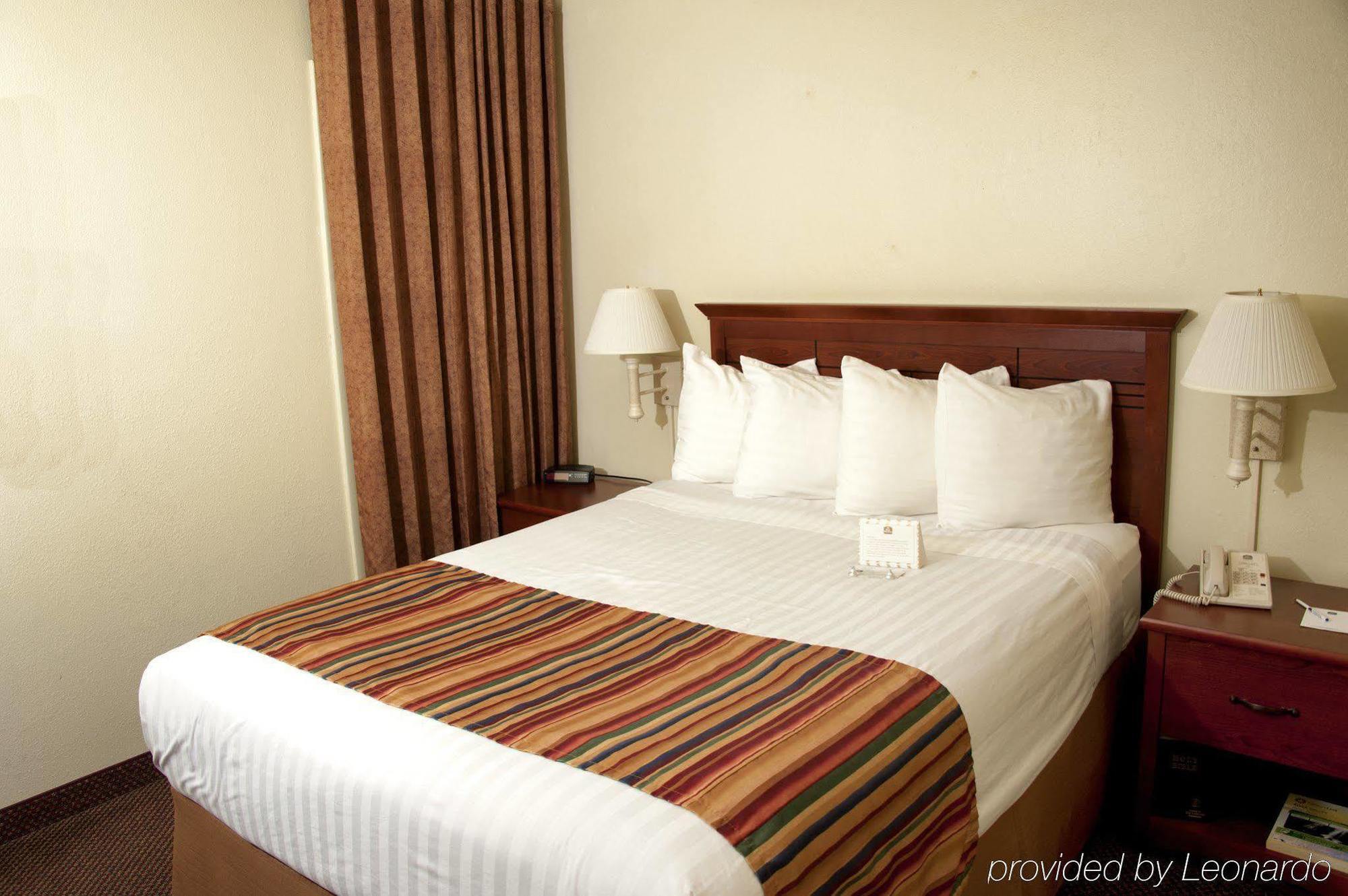 Best Western Sherwood Inn Clarksville Oda fotoğraf